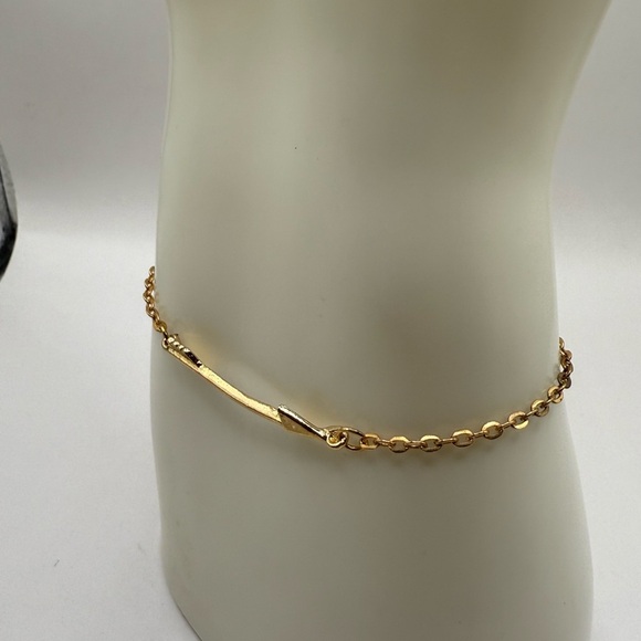 Fearless and True Arrow Gold Tone Round Snake Chain Bracelet Adjustable - Picture 6 of 7
